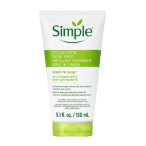 ژل شستشوی سیمپل مدل moisturising facial eash